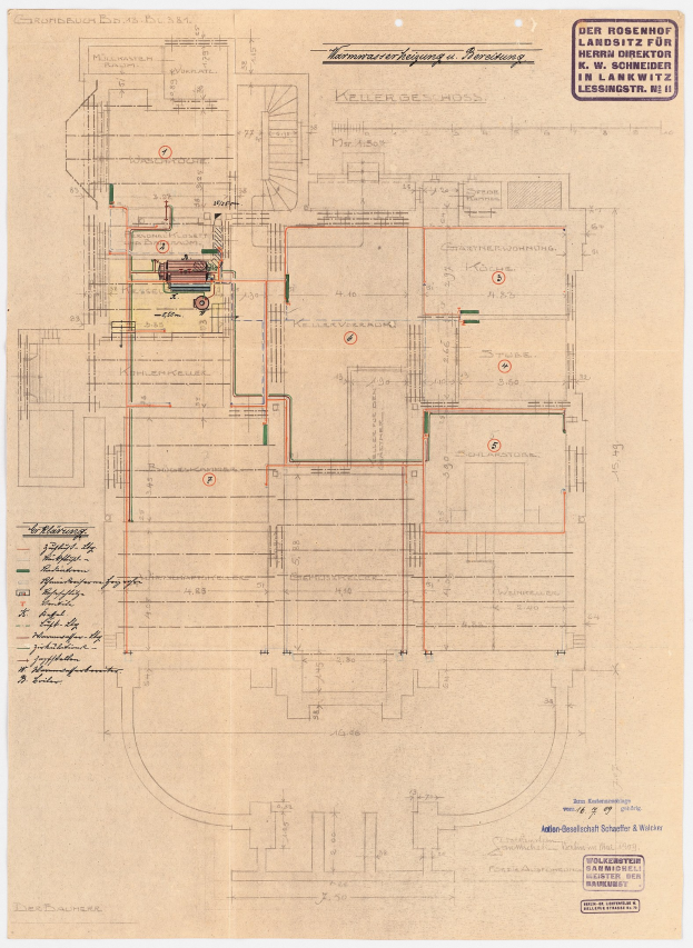 Schwarze und weiße architektonische Zeichnung des Rosenhof-Krankenhauses in Hamburg, Deutschland, die detaillierte Layouts mit Zimmern, Fluren und umfangreiche Verdrahtung an der Struktur zeigt.