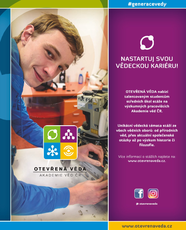 Mann in einer Werkstatt, der Maschine bedient und mit Werkzeugen und Materialien auf einem Tisch umgeben ist, Broschüre für die Otevrena Veda Academy rechts im Bild.