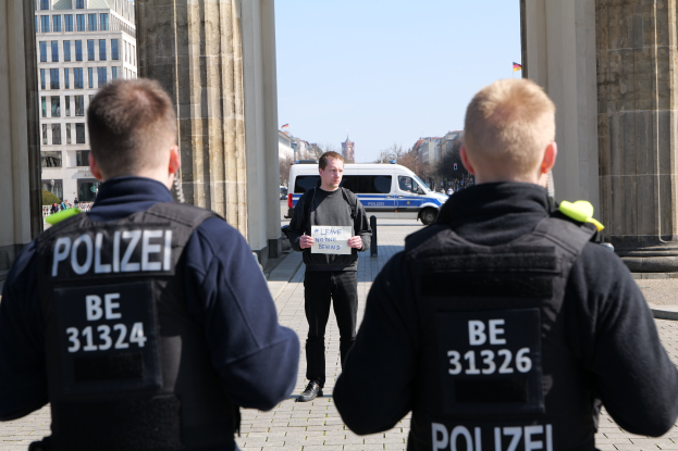 BPOL NRW: Schlagstock und Messer gefunden - Bundespolizei nimmt Tatverdächtigen fest