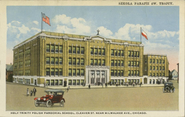 Plakat für die Heilige Dreifaltigkeit Polnische Pfarrschule in Cleveland, Ohio, das ein Gebäude mit Fenstern, Menschen, Fahrzeugen, Flaggen und Text unter einem bewölkten Himmel zeigt.